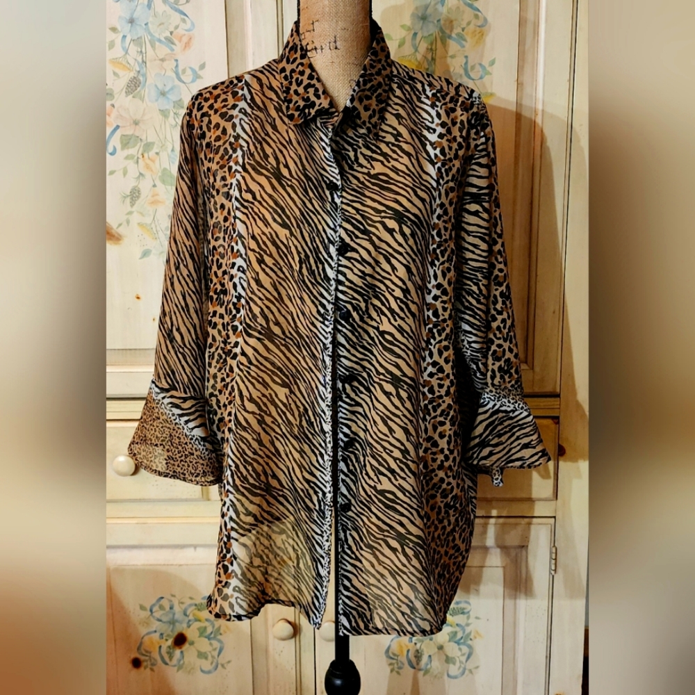 Cassee's sheer women's Blouse Leopard print, Size 3X